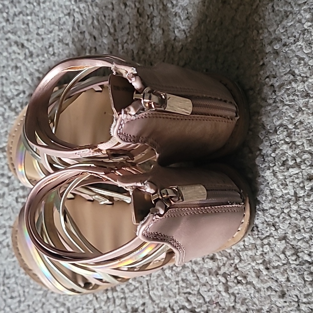 Sandals - Picture 2 of 4